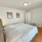 Lejlighed Fuer Max- 5 Personen Mit Terrasse By Interhome Novi Vinodolski