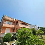 Apartamento Fuer Max- 5 Personen Mit Terrasse By Interhome Novi Vinodolski
