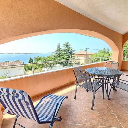 Fuer Max- 5 Personen Mit Terrasse By Interhome Appartement Novi Vinodolski