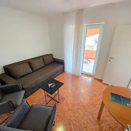 Fuer Max- 5 Personen Mit Terrasse By Interhome