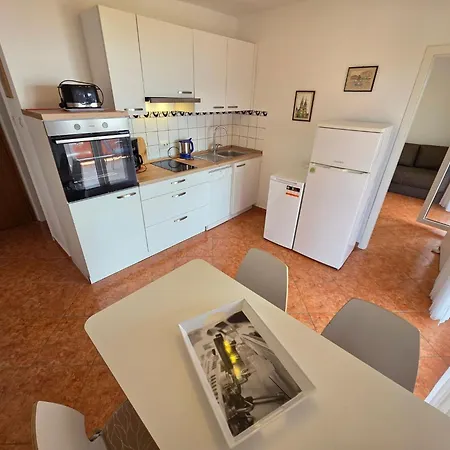 Fuer Max- 5 Personen Mit Terrasse By Interhome *
