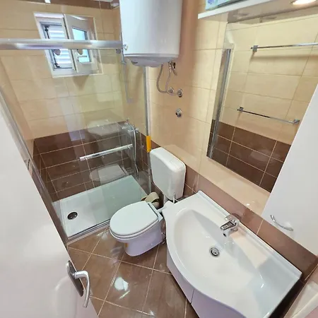 Apartament Fuer Max- 5 Personen Mit Terrasse By Interhome