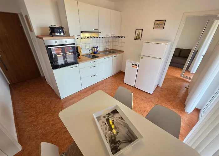 Fuer Max- 5 Personen Mit Terrasse By Interhome *