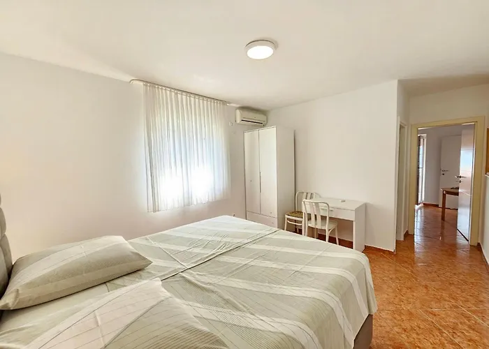 Fuer Max- 5 Personen Mit Terrasse By Interhome