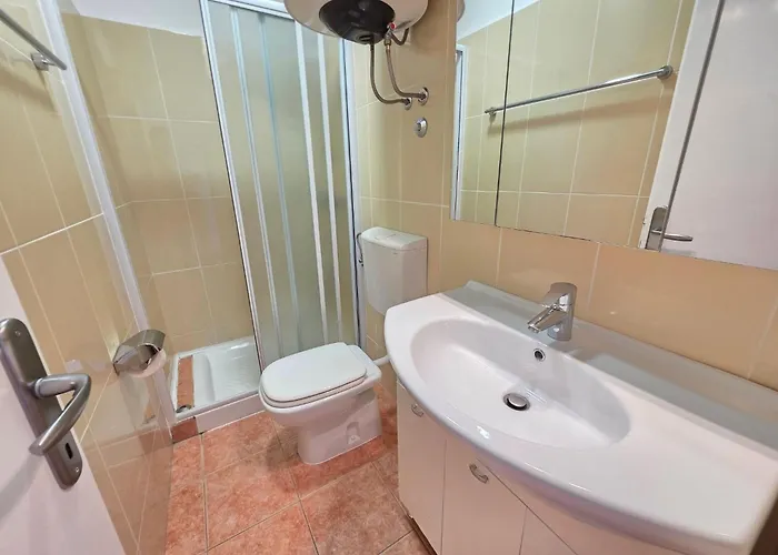 Fuer Max- 5 Personen Mit Terrasse By Interhome 아파트
